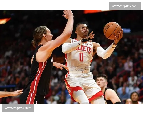 拉塞尔·威斯布鲁克:篮球场上的疾风迅雷与无畏挑战 拉塞尔·威斯布鲁克:篮球场上的疾风迅雷与无畏挑战